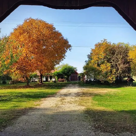 Holiday home Szeruskert Vendeghaz *