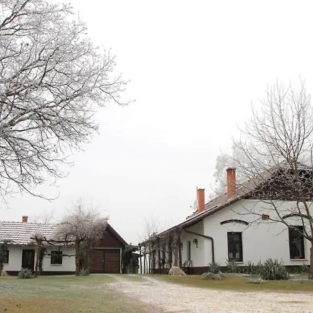 Szeruskert Vendeghaz *