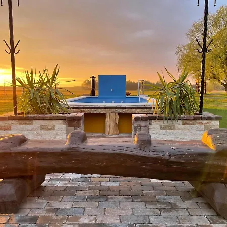 Holiday home Szeruskert Vendeghaz *