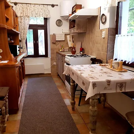 Szeruskert Vendeghaz Pusztaszer