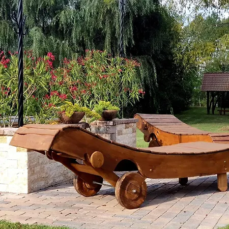 Casa de Férias Szérűskert *