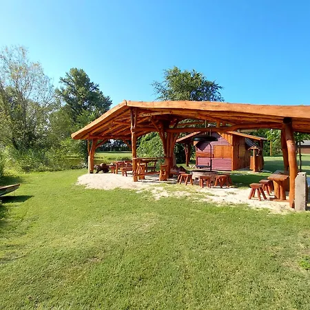 Szeruskert Vendeghaz Tatil Evi *