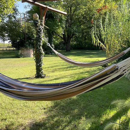 Szérűskert Casa de Férias Pusztaszer