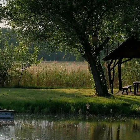 Szeruskert Vendeghaz Pusztaszer